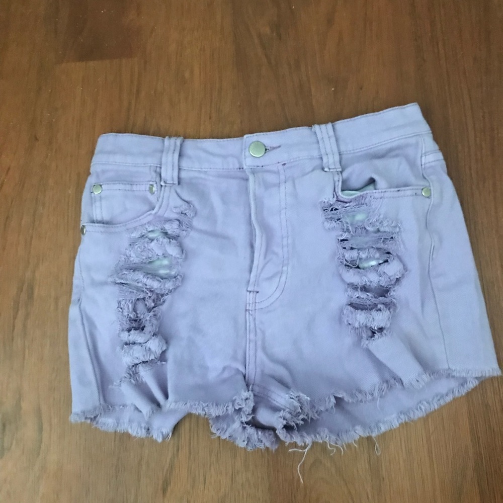 Light purple distressed shorts